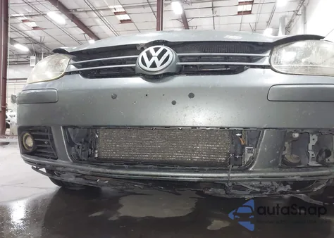 2007 Volkswagen Rabbit 4-Door z USA, uszkodzony, nr VIN WVWDS71K67W105945